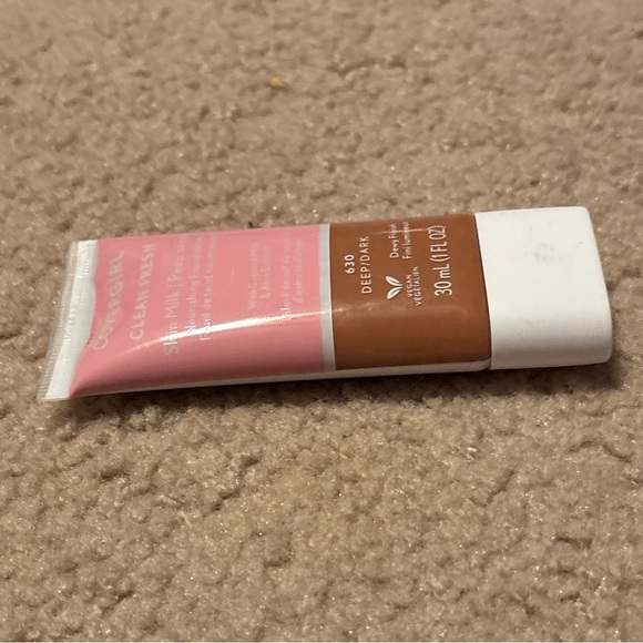 CoverGirl Clean Fresh Skin Milk Nourishing Foundation Vegan New #630 Deep/Dark - Picture 3 of 11